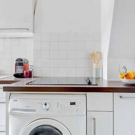 Stylish 1br Steps From Le Marais & Montorgueil Apartment