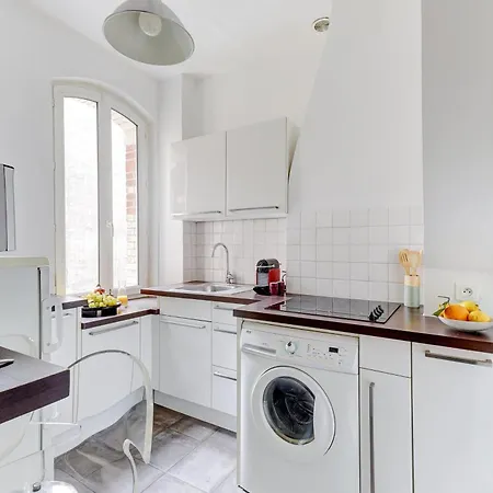Stylish 1br Steps From Le Marais & Montorgueil Apartment