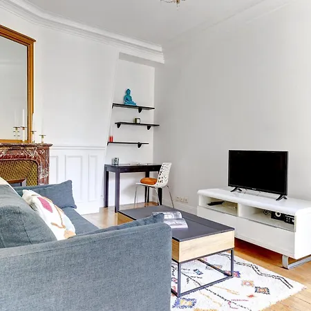 Apartment Stylish 1br Steps From Le Marais & Montorgueil *